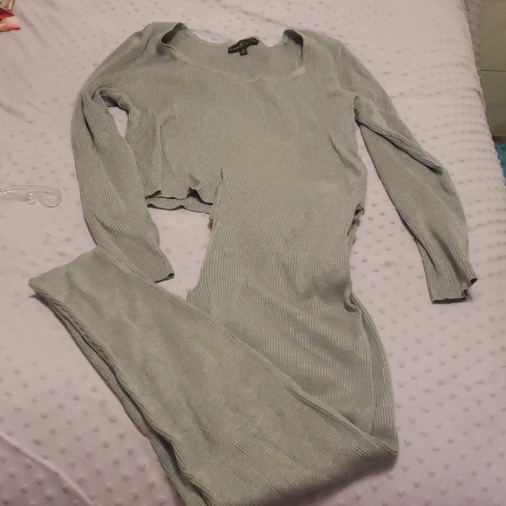 Two piece sweater pants suit